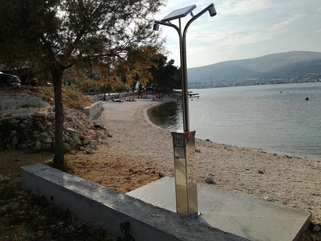Apartments Dragan Trogir Bagian luar foto