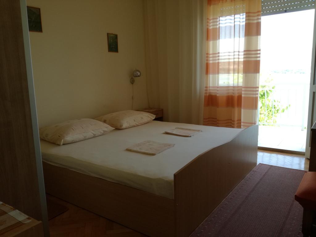 Apartments Dragan Trogir Bagian luar foto