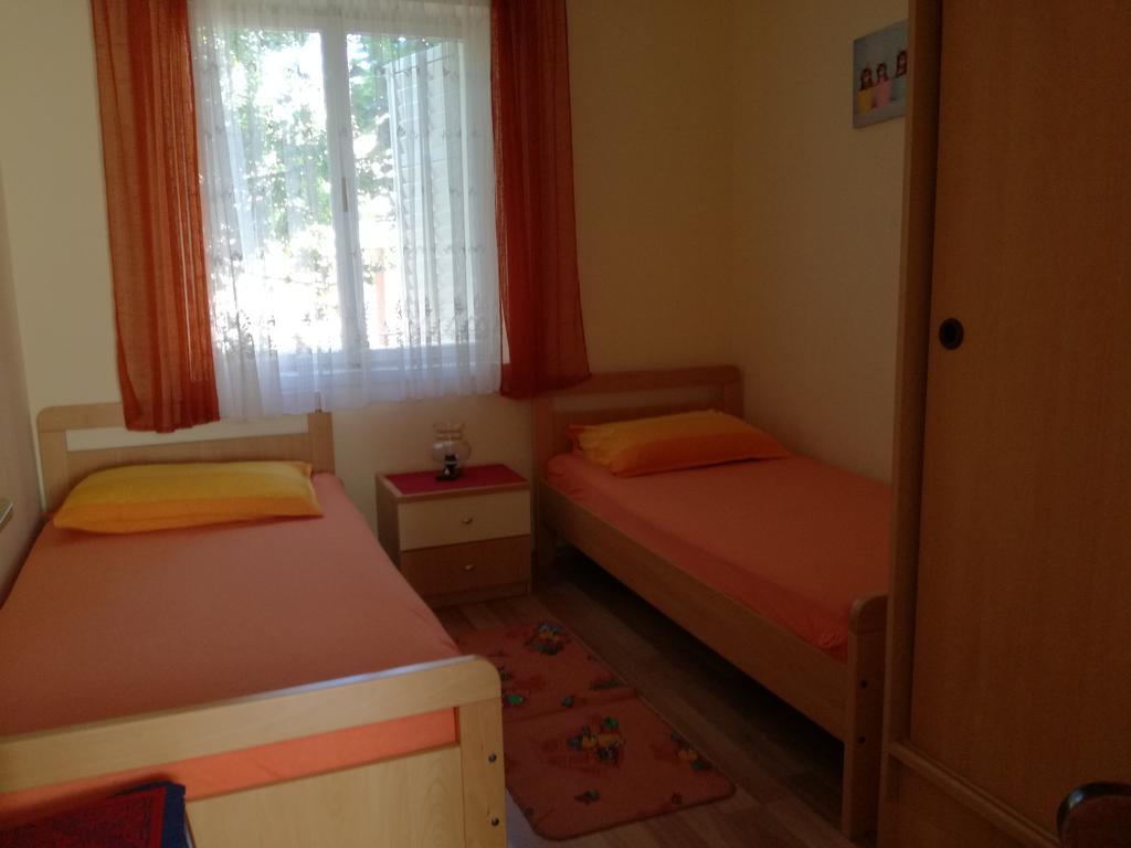 Apartments Dragan Trogir Bagian luar foto