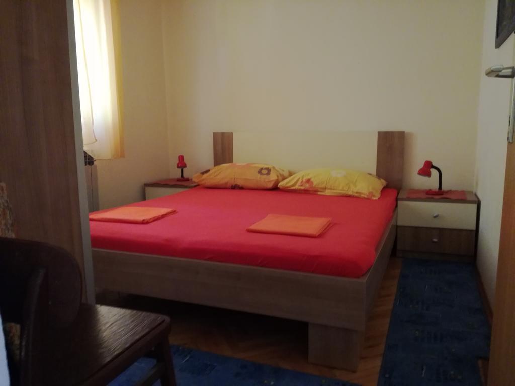 Apartments Dragan Trogir Bagian luar foto